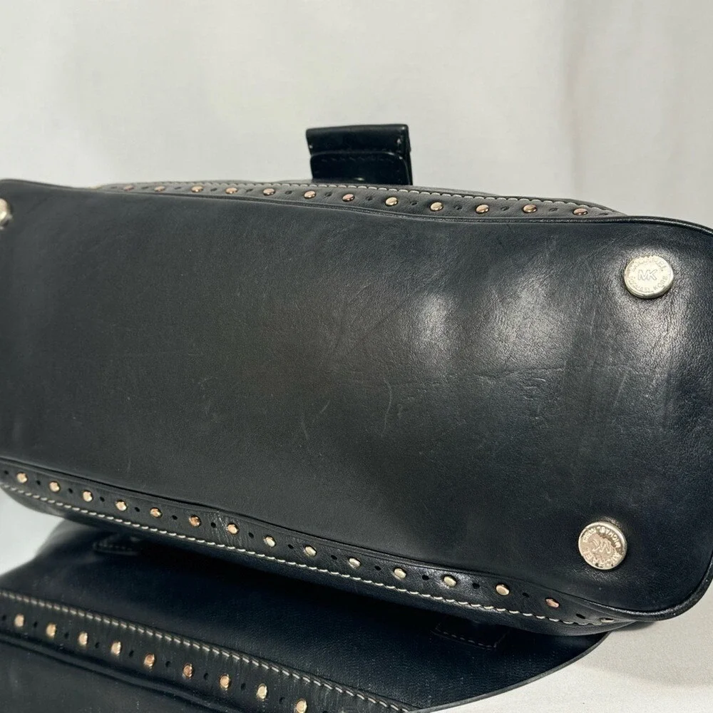 Michael Kors Black‎ Shoulder Bag with COA in EUC